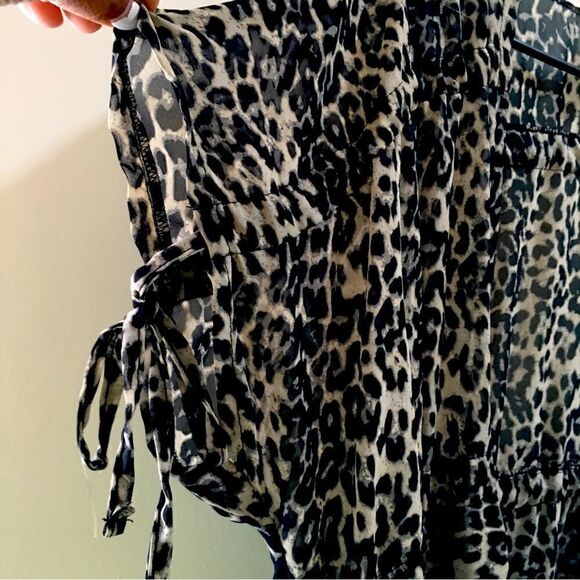 Gorgeous Plus Size Black & Tan Sheer Flowing Maxi Kimono - Picture 4 of 7